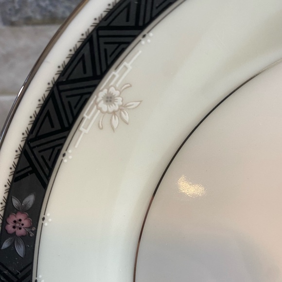 Noritake ETIENNE Ivory Fine China Salad Plates 7260 JAPAN 8 1/4”-Set of 8 - Picture 3 of 6